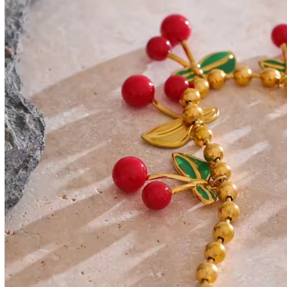 Cherry La Cherie 18K Gold Stainless Steel Waterproof Necklace - Picture 4 of 17